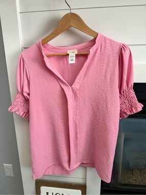 Bibi Women's Pink Short Sleeve V-Neck Blouse size Small trendy style